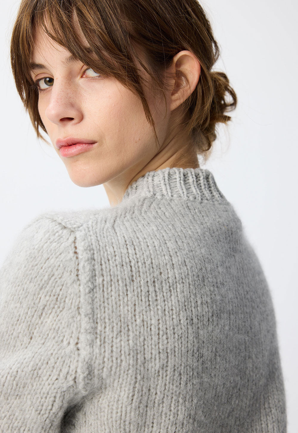 THE PELLIA PULLOVER