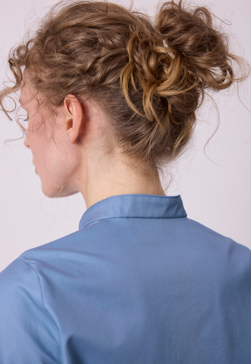 Bea Blouse in light blue cotton by Antonia Zander.