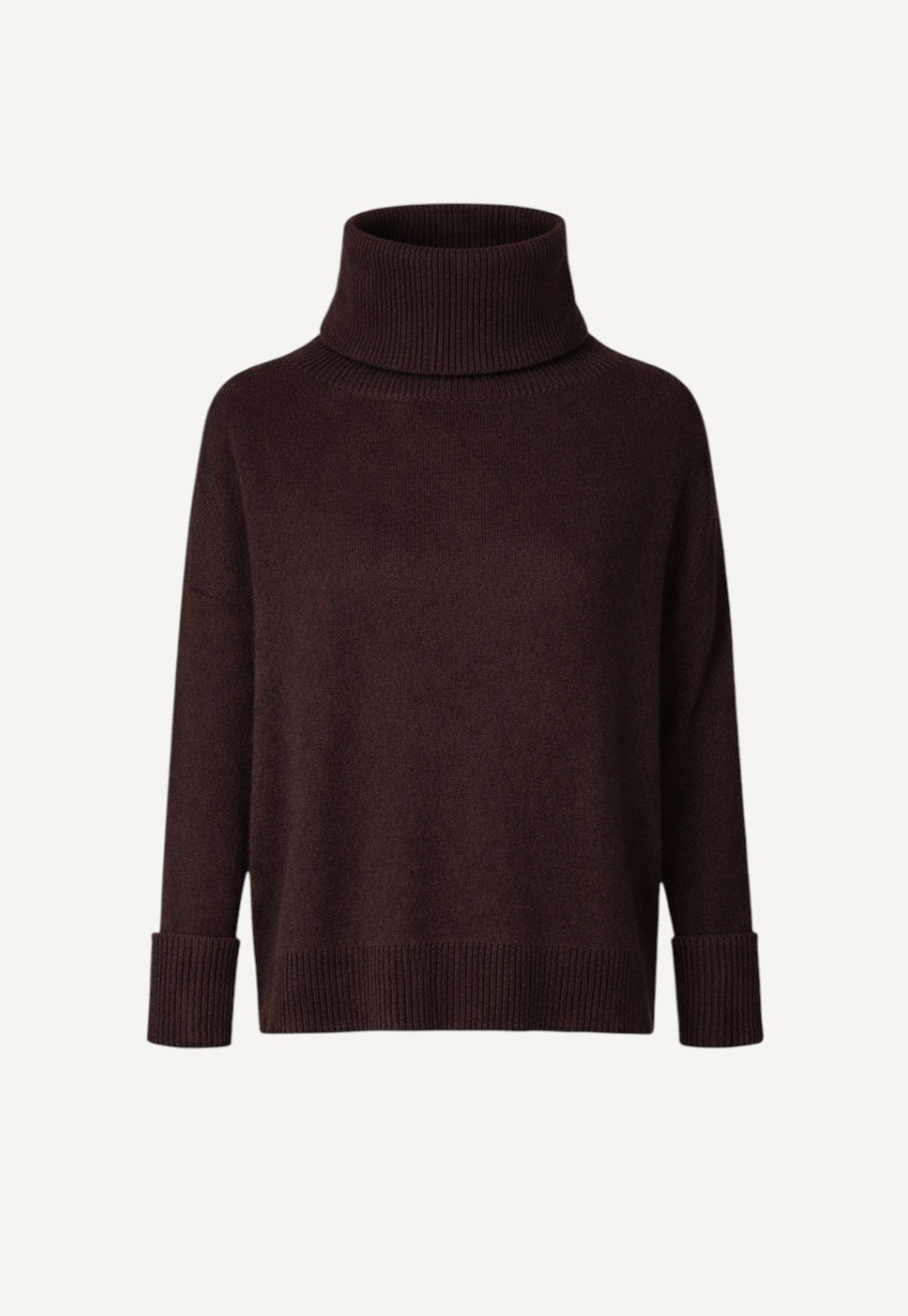 Cashmere turtleneck sweater in dark chocolate brown with seamless construction