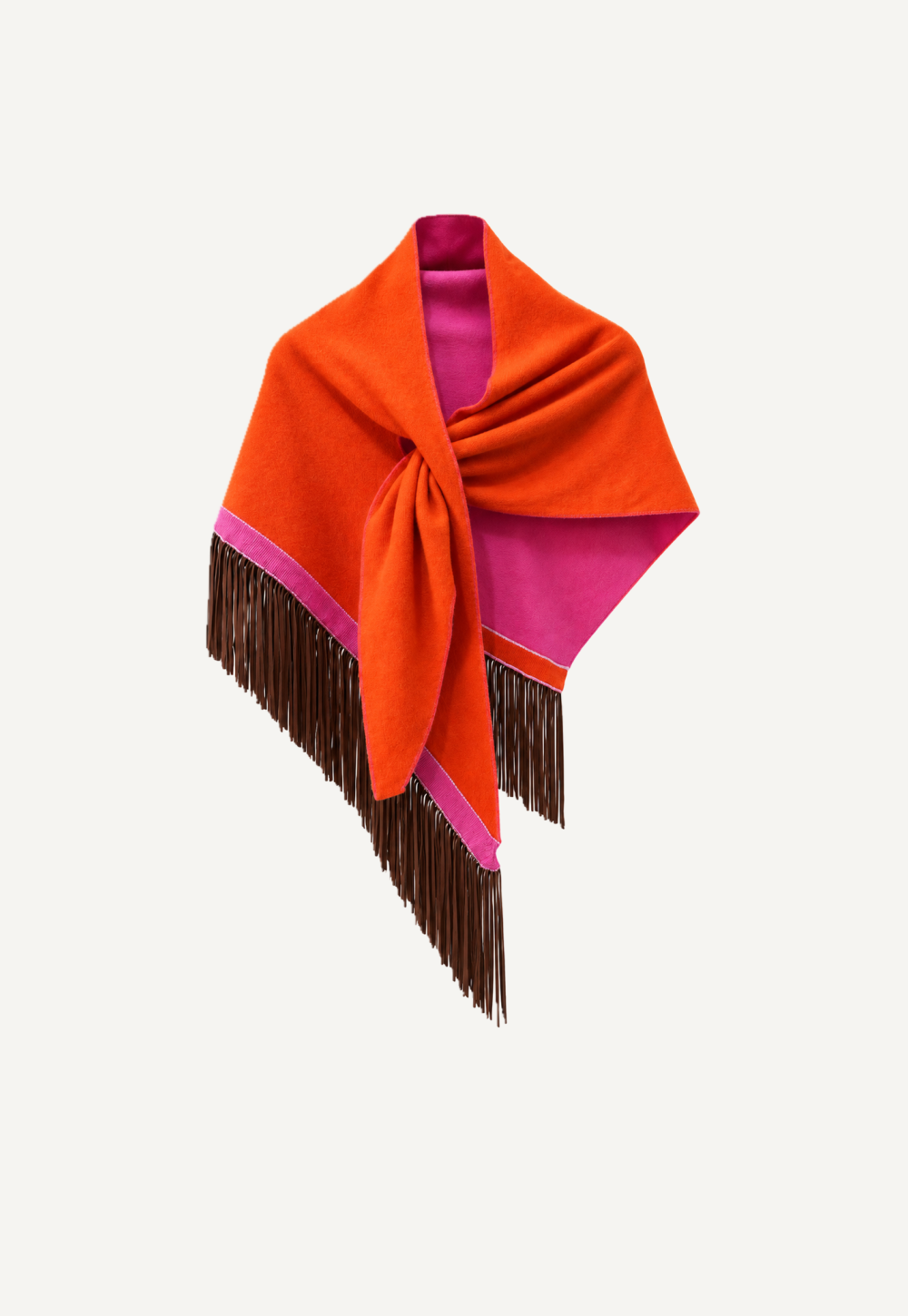 Antonia Zander Anina Tricolore Triangolo Poppy – coral-orange and bright pink cashmere triangle shawl with dark leather fringes, front view.