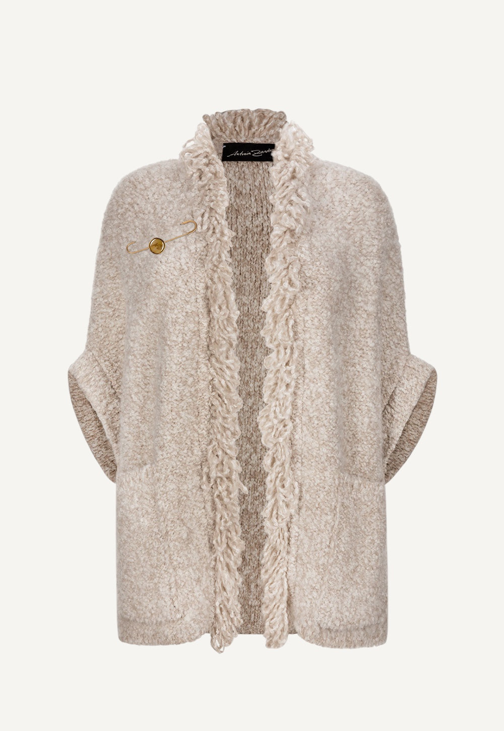 Antonia Zander Folina Cape aus Bouclé Alpaca Blend, Produktansicht