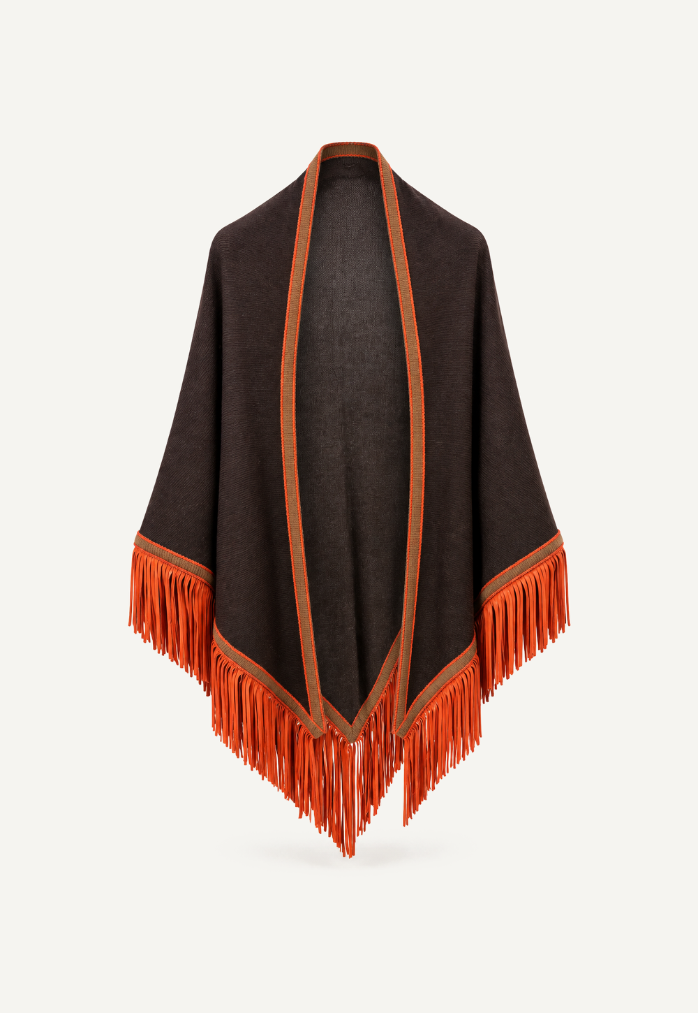 Antonia Zander Triangolo Camoscio – Cashmere triangle shawl in Sycamore with contrasting trim and leather fringe.